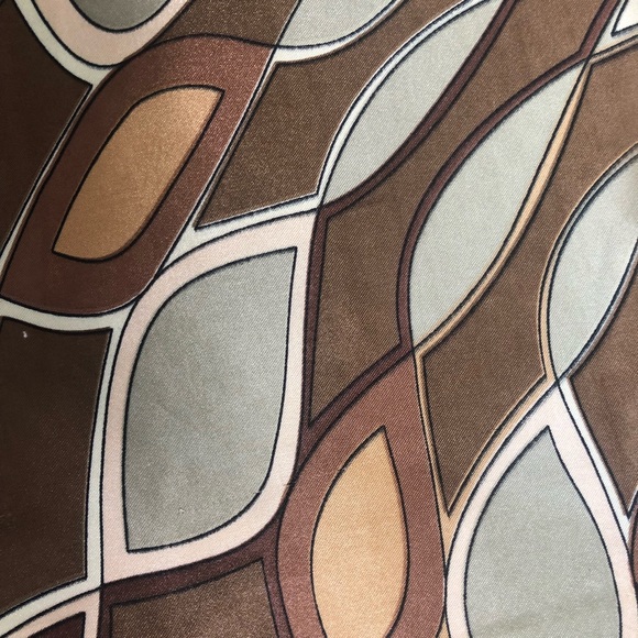 Multi-Color, Geometric Print Scarf - Picture 3 of 4